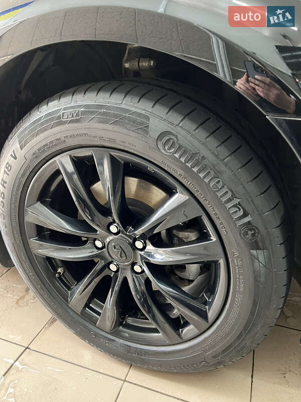 Седан Infiniti Q70 2015 в Харкові