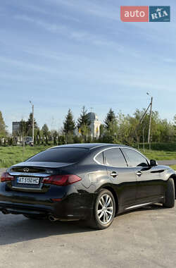 Седан Infiniti Q70 2016 в 