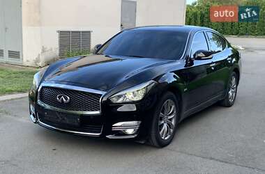 Седан Infiniti Q70 2015 в Умани