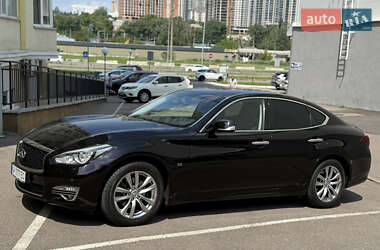 Седан Infiniti Q70 2017 в Киеве