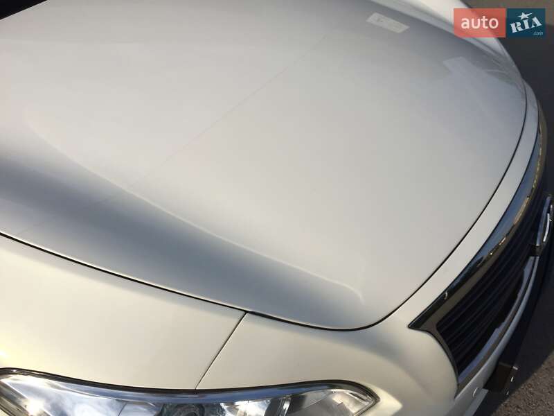 Седан Infiniti Q70 2015 в Чернигове