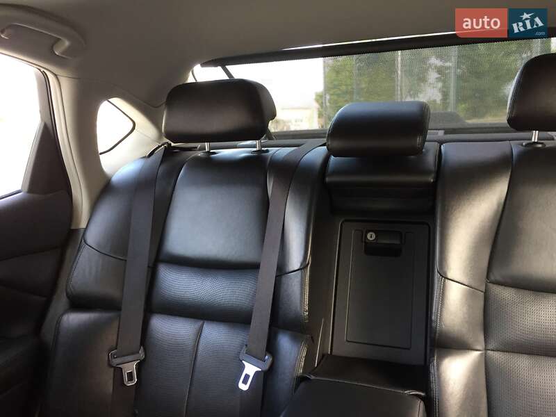 Седан Infiniti Q70 2015 в Чернигове