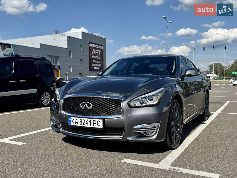 Седан Infiniti Q70 2015 в Києві
