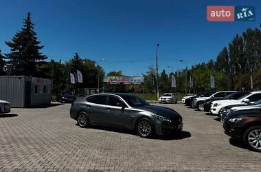 Седан Infiniti Q70 2016 в 