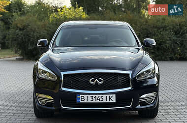 Седан Infiniti Q70 2015 в Миргороде
