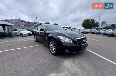 Седан Infiniti Q70 2013 в Киеве