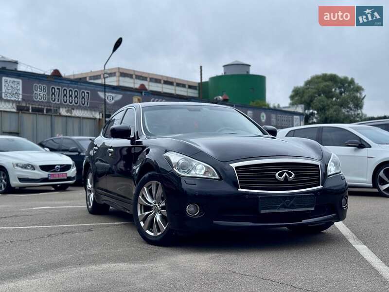 Седан Infiniti Q70 2013 в Києві