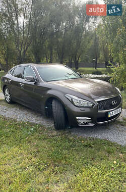 Infiniti Q70 2017