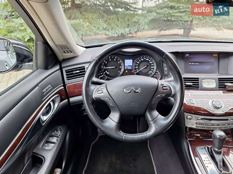Седан Infiniti Q70 2016 в Сваляве фото 23 Седан Infiniti Q70 2016 в Сваляве