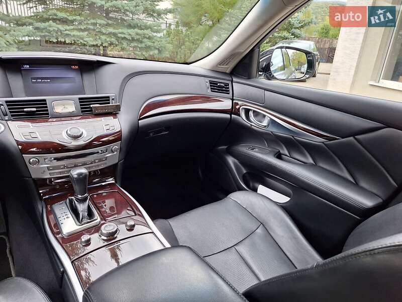 Седан Infiniti Q70 2016 в Сваляве фото 28 Седан Infiniti Q70 2016 в Сваляве
