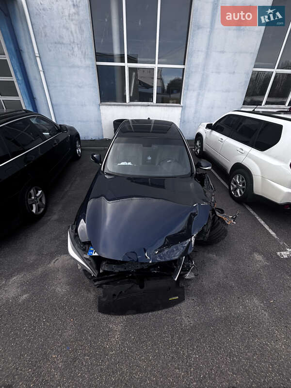 Седан Infiniti Q70 2017 в Киеве