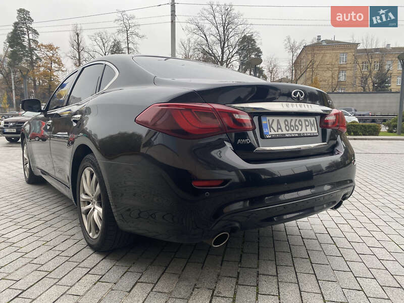 Седан Infiniti Q70 2017 в Києві