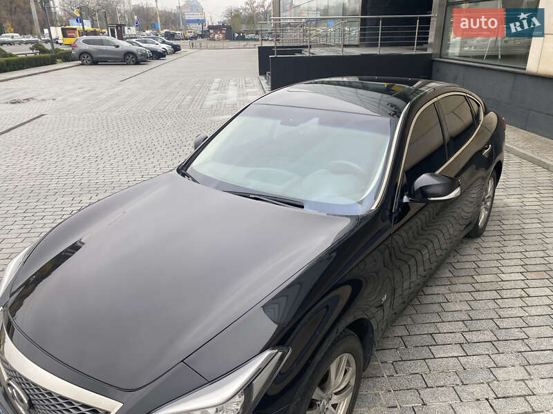 Седан Infiniti Q70 2017 в Києві