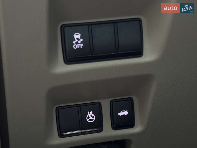 Седан Infiniti Q70 2015 в Киеве