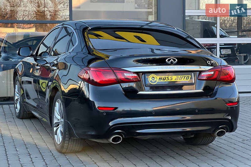 Седан Infiniti Q70 2016 в Івано-Франківську