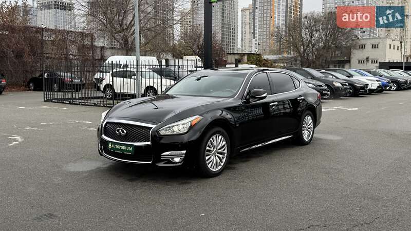 Седан Infiniti Q70 2015 в Києві