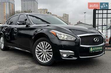 Седан Infiniti Q70 2015 в Киеве