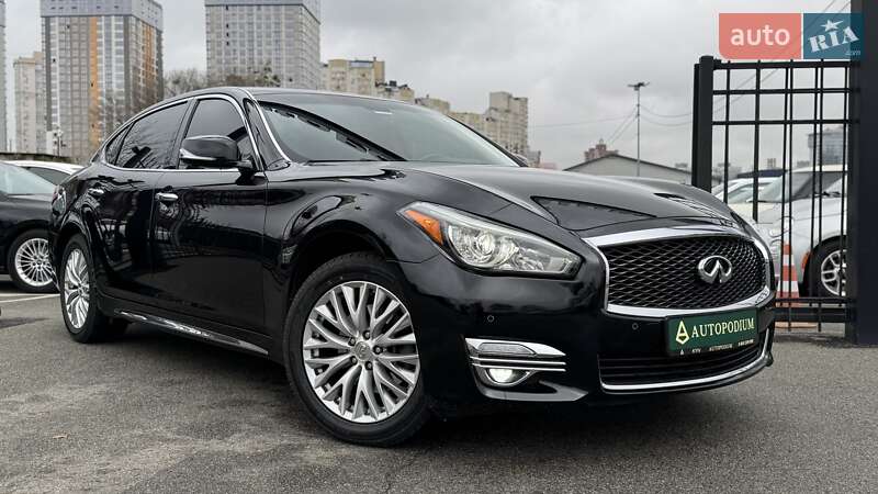 Infiniti Q70 2015