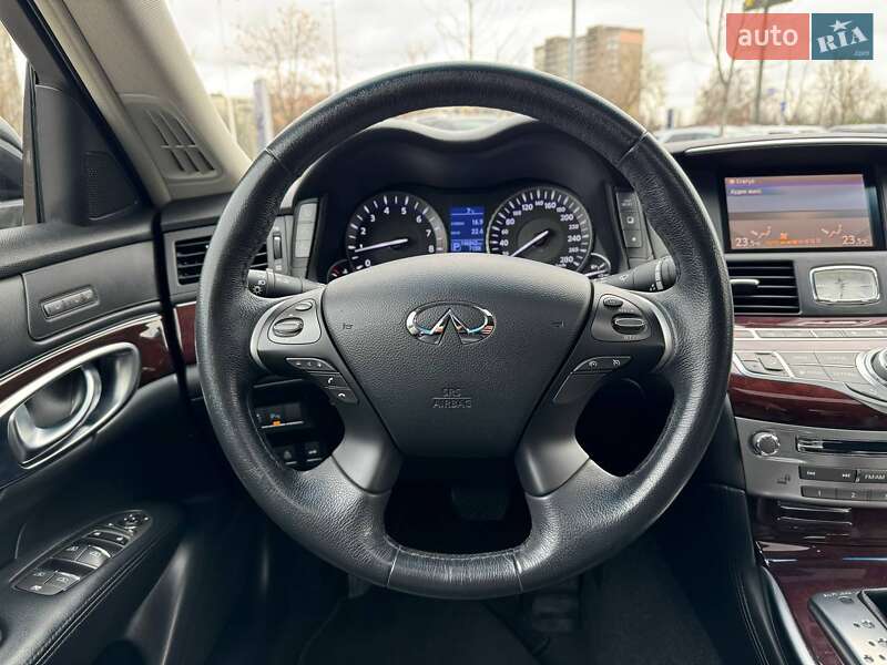 Седан Infiniti Q70 2017 в Києві фото 12 Седан Infiniti Q70 2017 в Києві