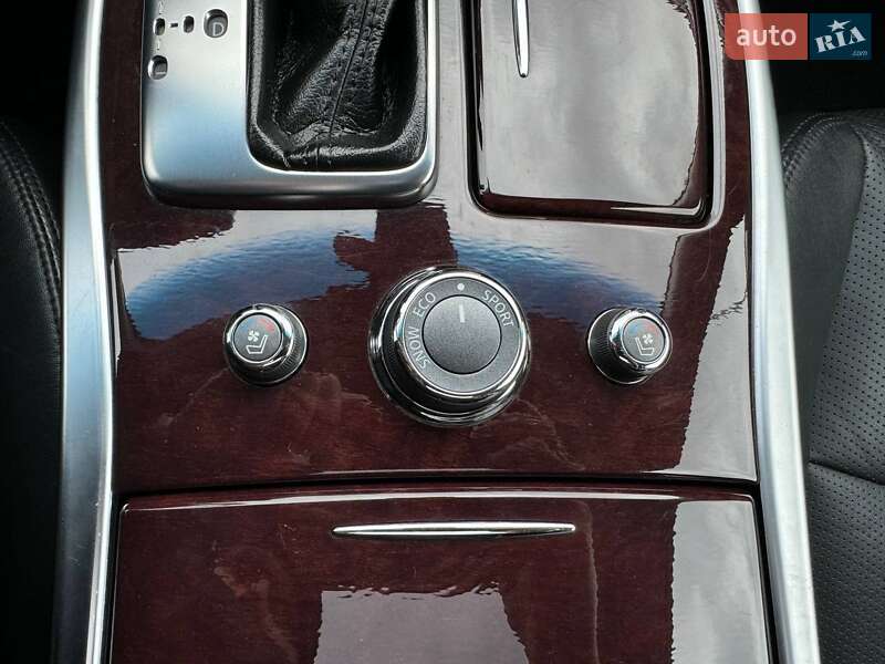 Седан Infiniti Q70 2017 в Києві фото 26 Седан Infiniti Q70 2017 в Києві