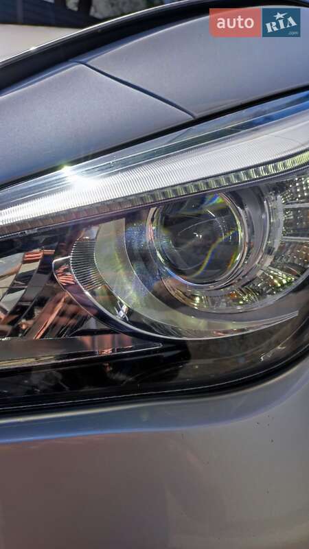 Седан Infiniti Q70 2017 в Киеве фото 10 Седан Infiniti Q70 2017 в Киеве