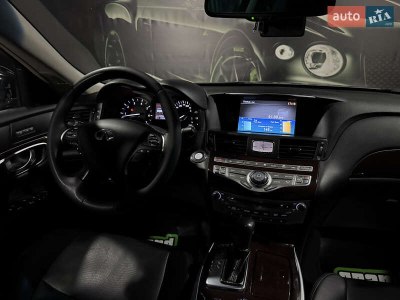 Седан Infiniti Q70 2015 в Одессе