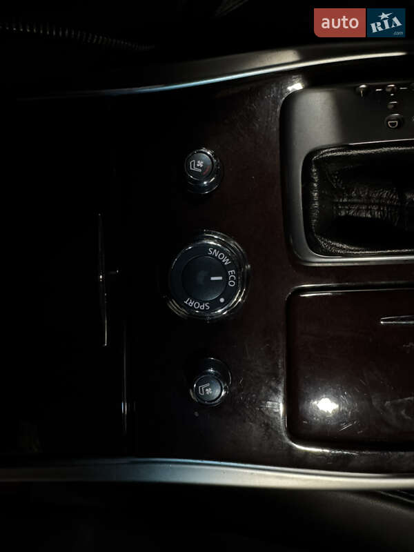 Седан Infiniti Q70 2015 в Одессе