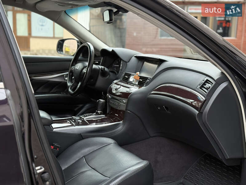 Седан Infiniti Q70 2015 в Могилів-Подільському фото 14 Седан Infiniti Q70 2015 в Могилів-Подільському