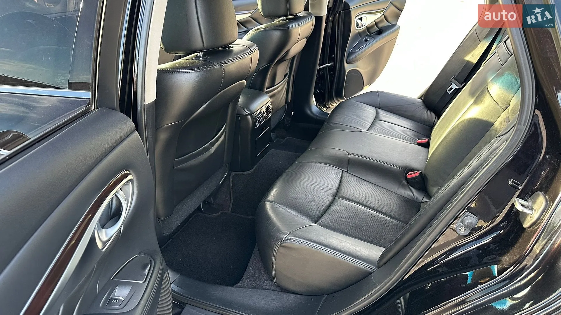 2016 Infiniti Q70 - мініатюра 46