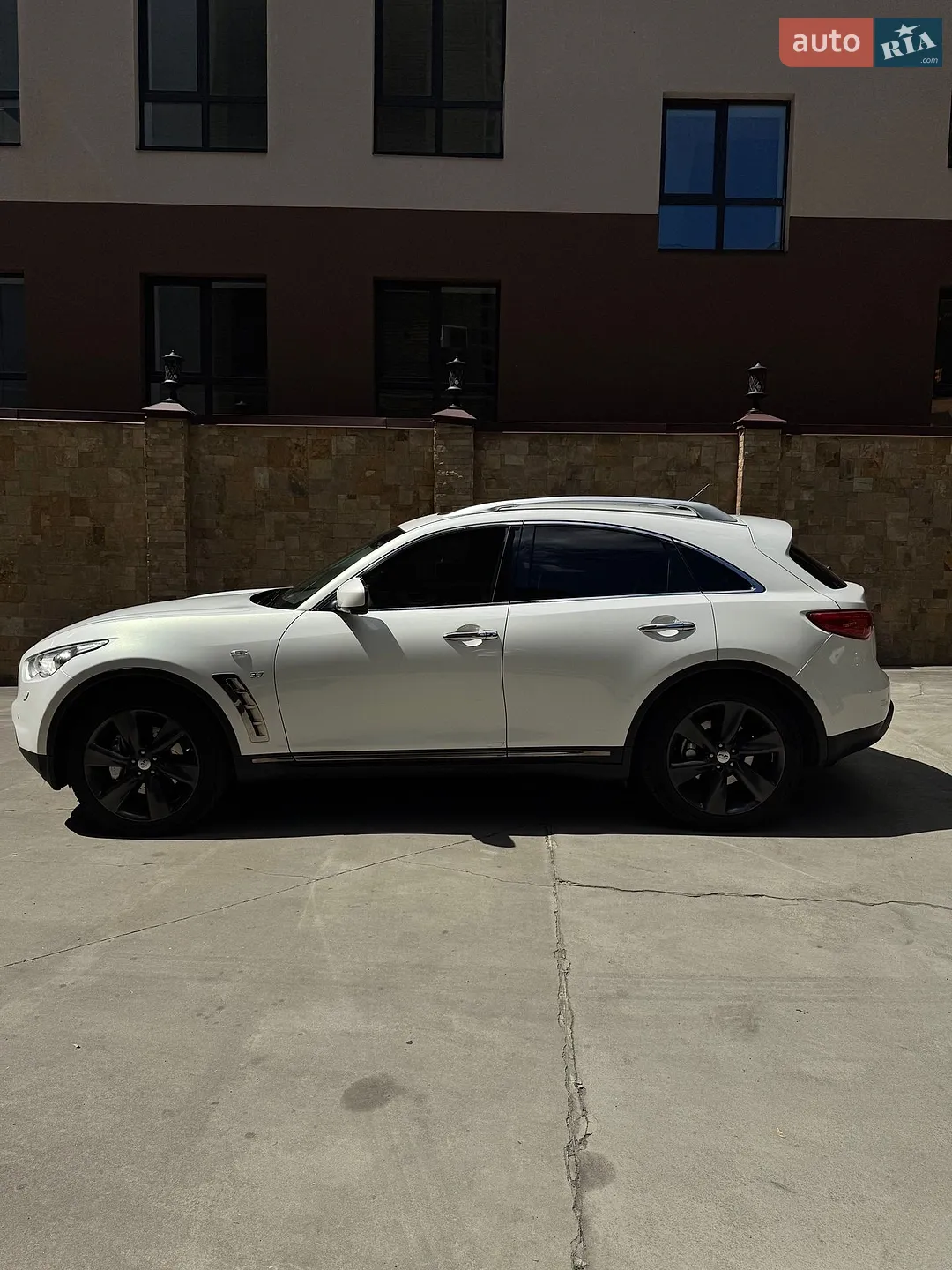 2013 Infiniti Q70 - мініатюра 2