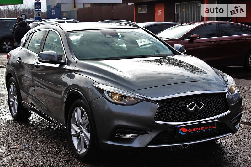 Позашляховик / Кросовер Infiniti QX30 2016 в 
