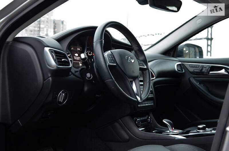 Позашляховик / Кросовер Infiniti QX30 2016 в Києві