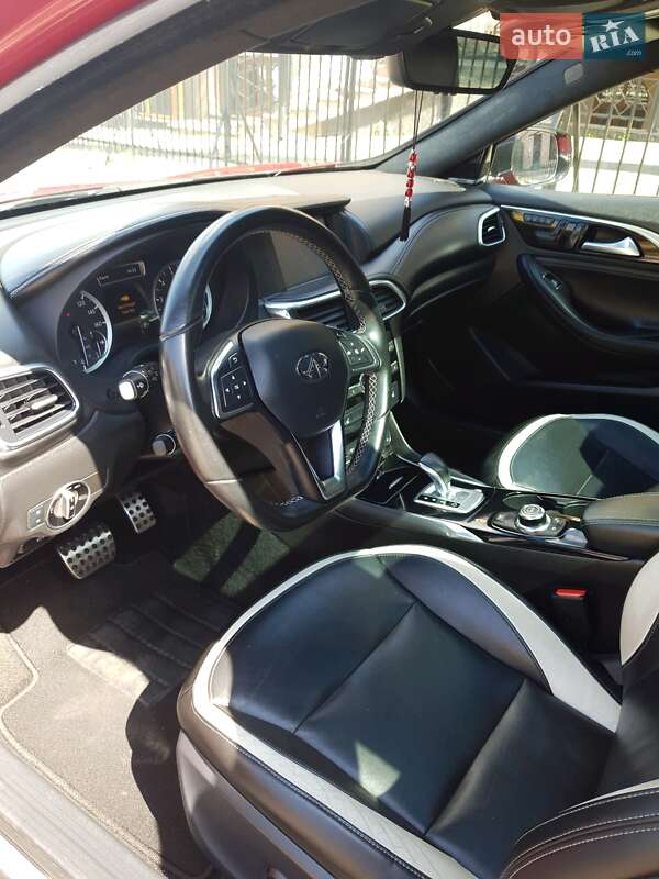 Внедорожник / Кроссовер Infiniti QX30 2016 в Черновцах