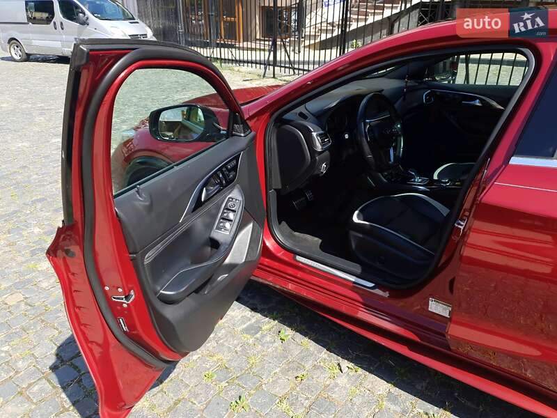 Внедорожник / Кроссовер Infiniti QX30 2016 в Черновцах