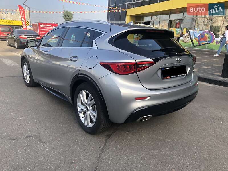 Внедорожник / Кроссовер Infiniti QX30 2016 в Киеве