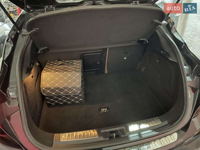 Внедорожник / Кроссовер Infiniti QX30 2016 в Львове фото 8 Внедорожник / Кроссовер Infiniti QX30 2016 в Львове