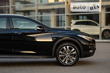 Внедорожник / Кроссовер Infiniti QX30 2016 в 