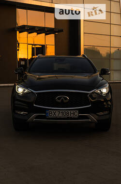 Внедорожник / Кроссовер Infiniti QX30 2016 в 