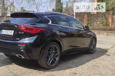 Позашляховик / Кросовер Infiniti QX30 2016 в Харкові