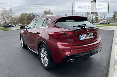 Внедорожник / Кроссовер Infiniti QX30 2016 в 