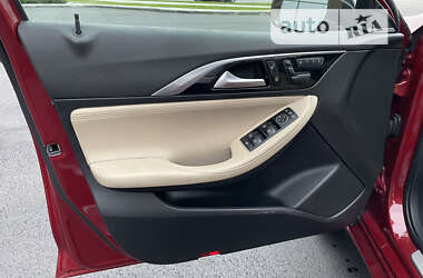 Внедорожник / Кроссовер Infiniti QX30 2016 в 