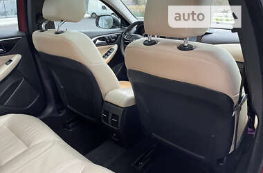 Внедорожник / Кроссовер Infiniti QX30 2016 в 