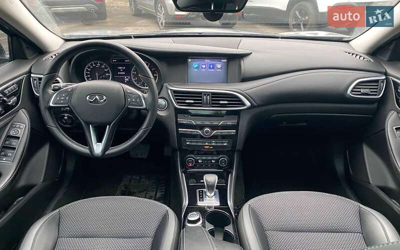 Внедорожник / Кроссовер Infiniti QX30 2018 в Львове