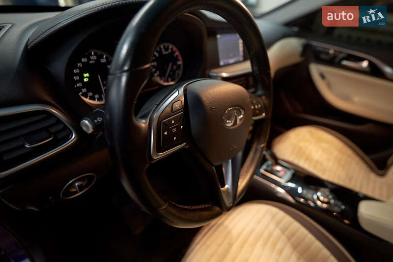 Внедорожник / Кроссовер Infiniti QX30 2018 в Валках