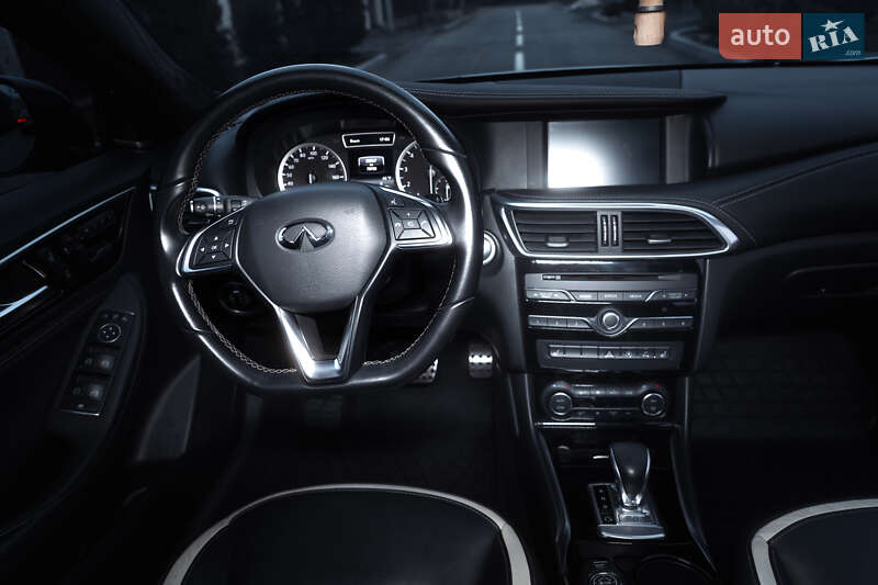 Внедорожник / Кроссовер Infiniti QX30 2017 в Полтаве