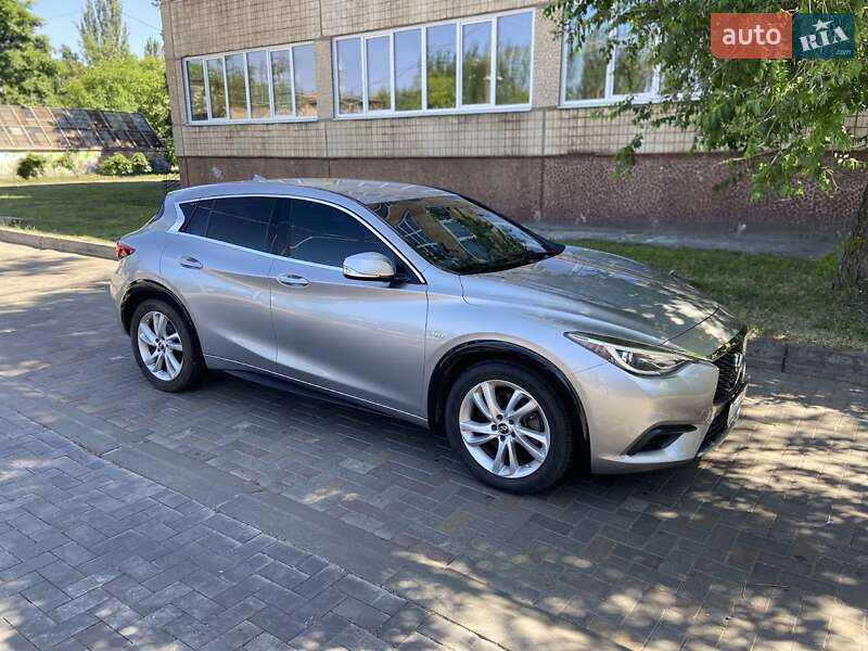 Внедорожник / Кроссовер Infiniti QX30 2016 в Кривом Роге