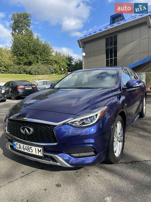 Внедорожник / Кроссовер Infiniti QX30 2017 в Киеве