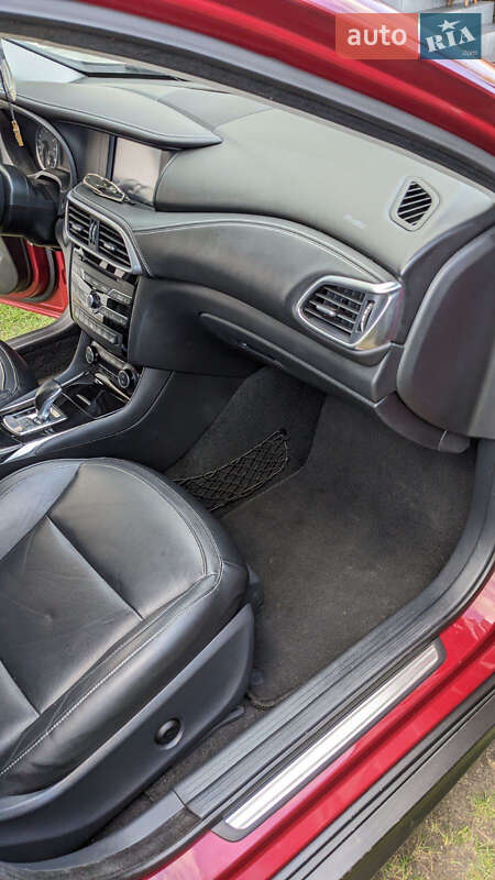 Внедорожник / Кроссовер Infiniti QX30 2016 в Ровно