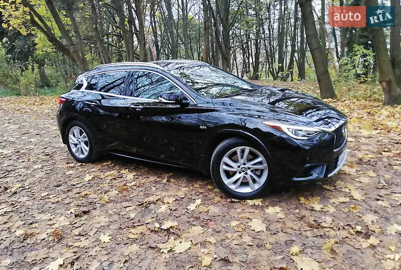 Infiniti QX30