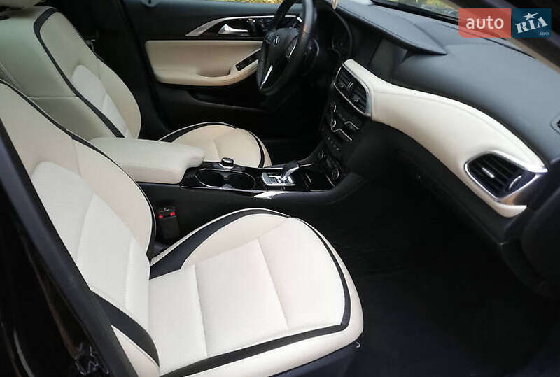 Внедорожник / Кроссовер Infiniti QX30 2018 в Львове